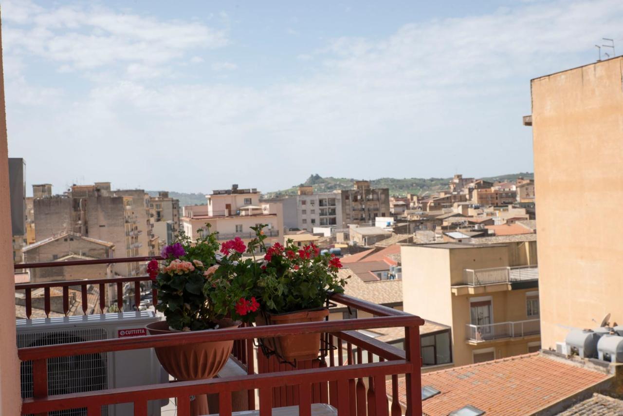 Come A Casa Panoramico E Centralissimo Apartman Canicattì Kültér fotó